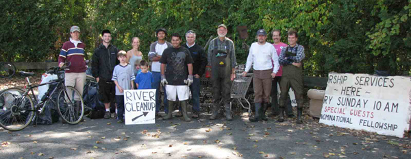 Group of people who helped in the cleanup